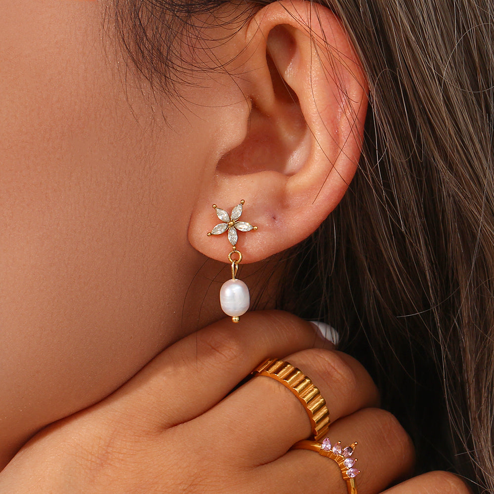 18K Star Freshwater Pearl Drop Earrings