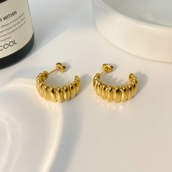 18K Caterpillar C-shaped Earrings